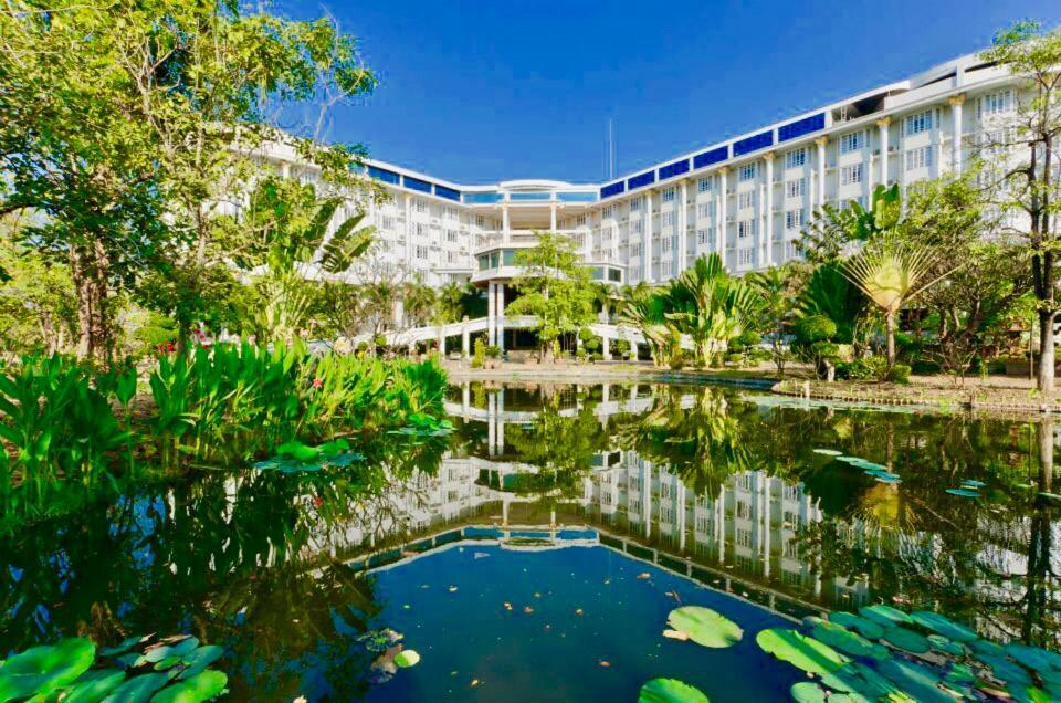 Hermitage Hotel Korat-Sha Накхонратчасима Экстерьер фото