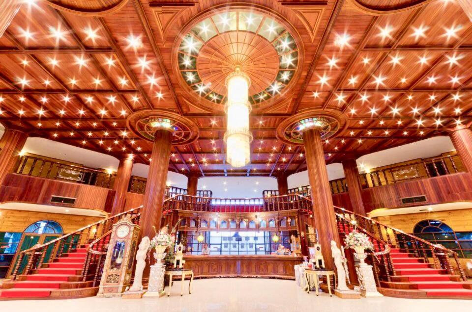 Hermitage Hotel Korat-Sha Накхонратчасима Экстерьер фото