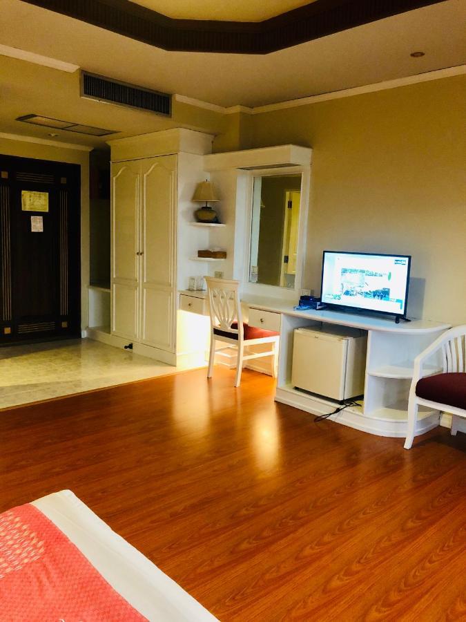 Hermitage Hotel Korat-Sha Накхонратчасима Экстерьер фото