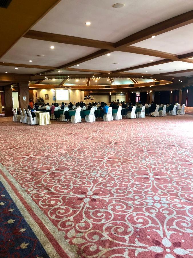Hermitage Hotel Korat-Sha Накхонратчасима Экстерьер фото