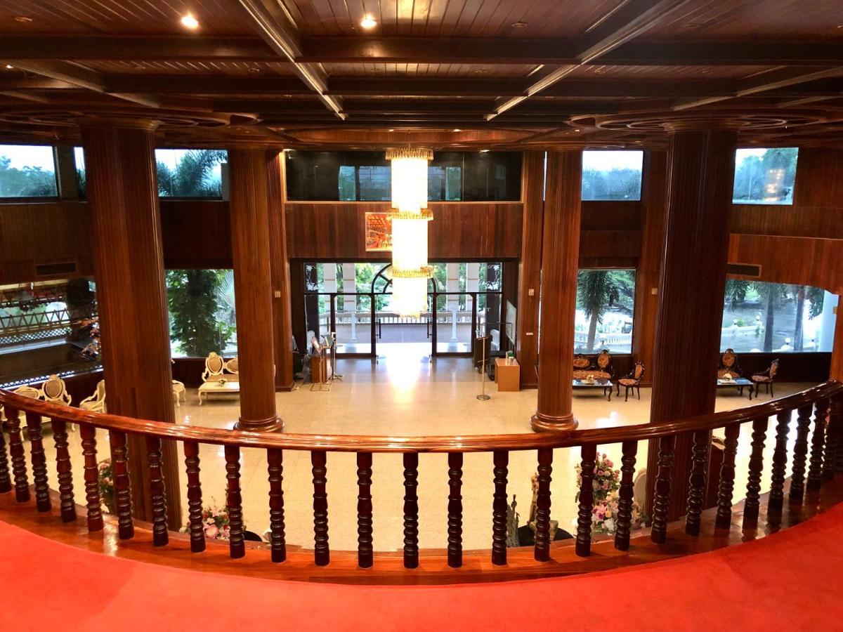 Hermitage Hotel Korat-Sha Накхонратчасима Экстерьер фото