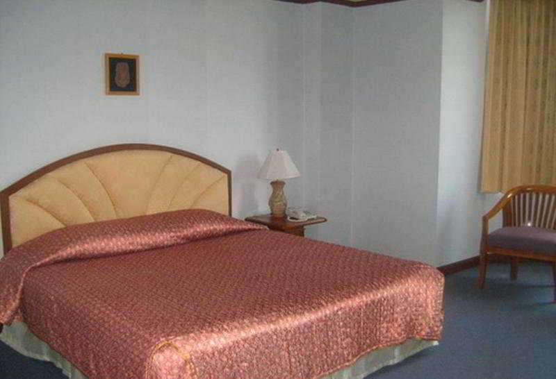 Hermitage Hotel Korat-Sha Накхонратчасима Экстерьер фото