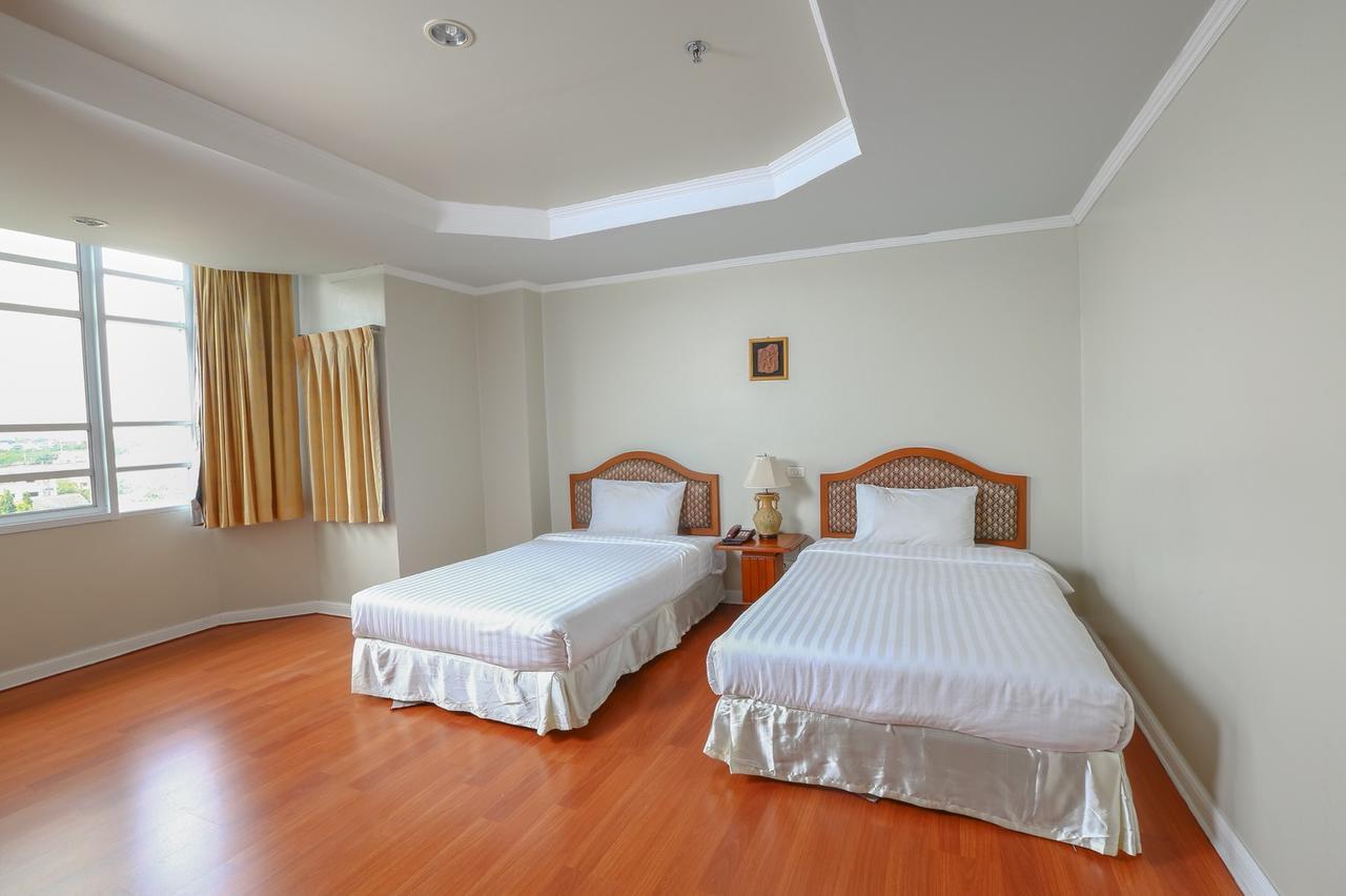 Hermitage Hotel Korat-Sha Накхонратчасима Экстерьер фото