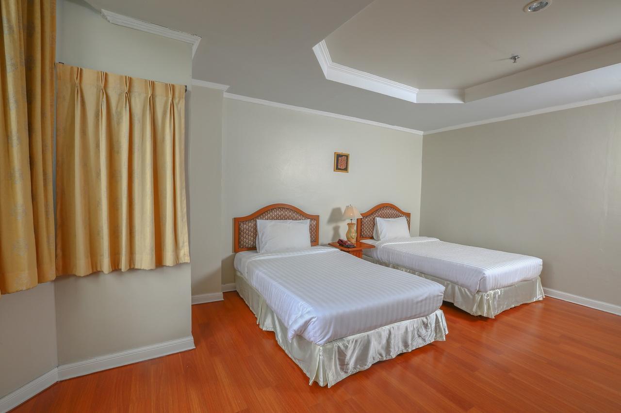 Hermitage Hotel Korat-Sha Накхонратчасима Экстерьер фото